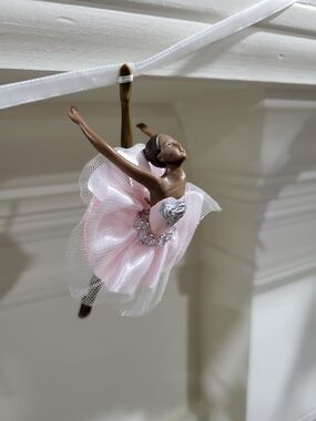 Ashland Pink Ballerina Garland Packaging